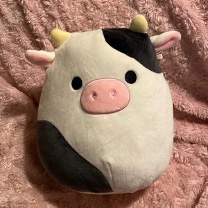 Small Squishmellow Cow. NO TAG